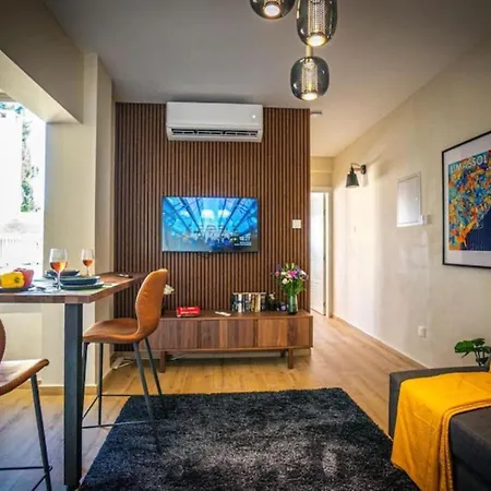 Stylish Newly Renovated Flat, 250 Meters From The Beach, Central Location With Free Parking Limassol Exterior photo