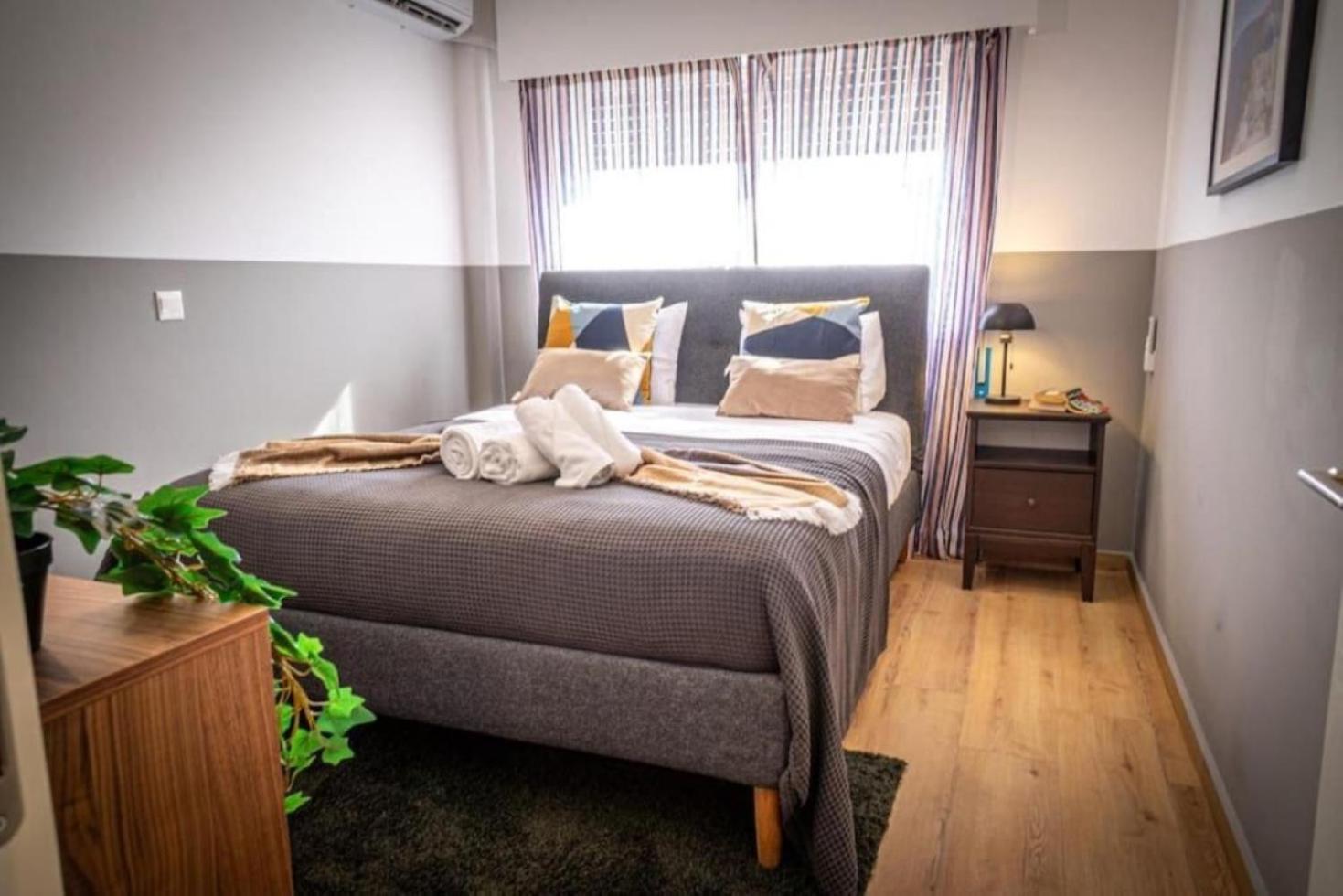 Stylish Newly Renovated Flat, 250 Meters From The Beach, Location With Free Parking Лімасол
